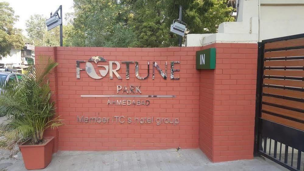 Fortune Park Ahmedabad Exteriör bild